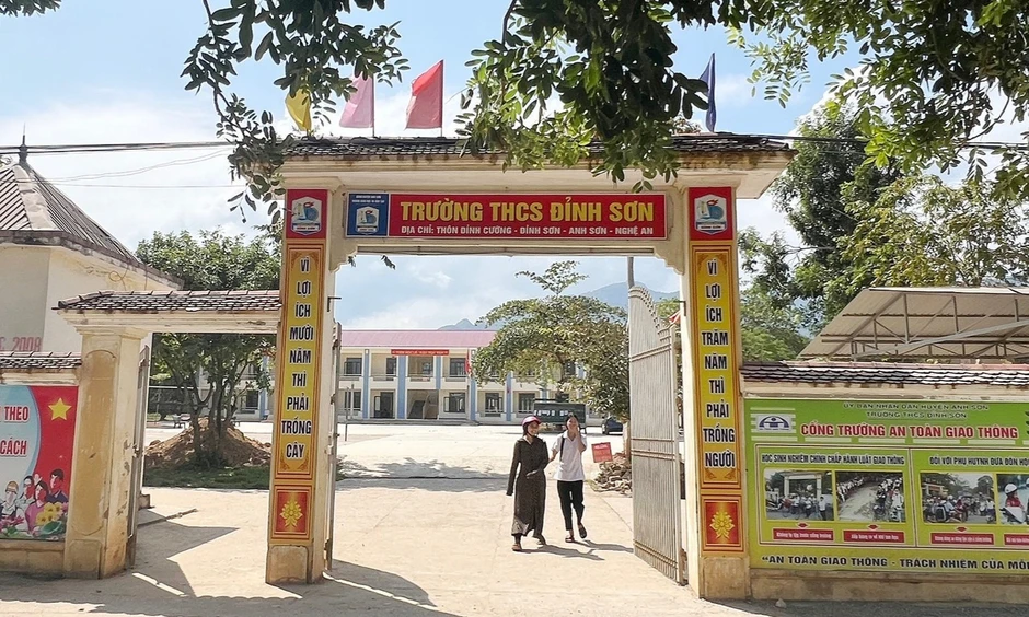 Một hiệu trưởng ở Nghệ An bị khởi tố vì liên quan đường dây cá độ bóng đá Một hiệu trưởng ở Nghệ An bị khởi tố vì liên quan đường dây cá độ bóng đá
