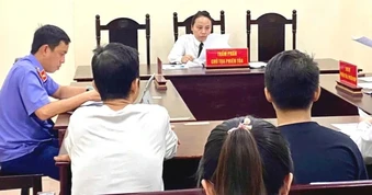 Một người ở TPHCM bị tòa cấm ra đường ban đêm
