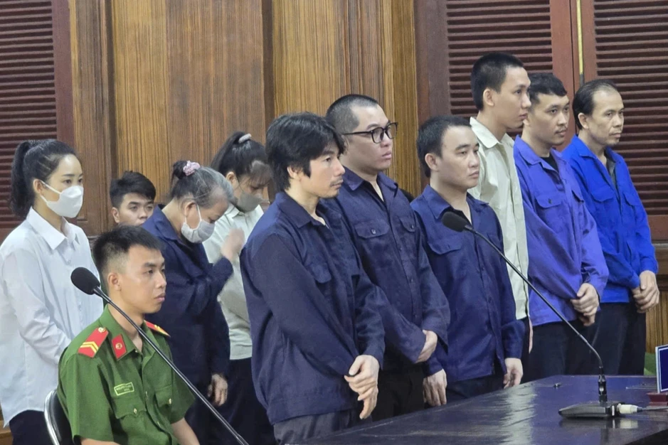 Mua bán hơn 143kg ma túy, vì sao người phụ nữ ở TPHCM thoát án tử? Mua bán hơn 143kg ma túy, vì sao người phụ nữ ở TPHCM thoát án tử?