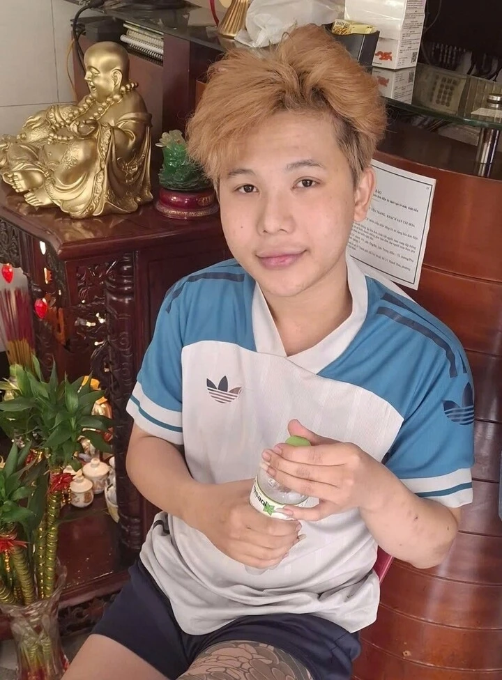 Nam thanh niên chiếm đoạt hàng tỷ đồng từ chiêu trò giả mạo phụ nữ gạ “chat sex” Nam thanh niên chiếm đoạt hàng tỷ đồng từ chiêu trò giả mạo phụ nữ gạ “chat sex”