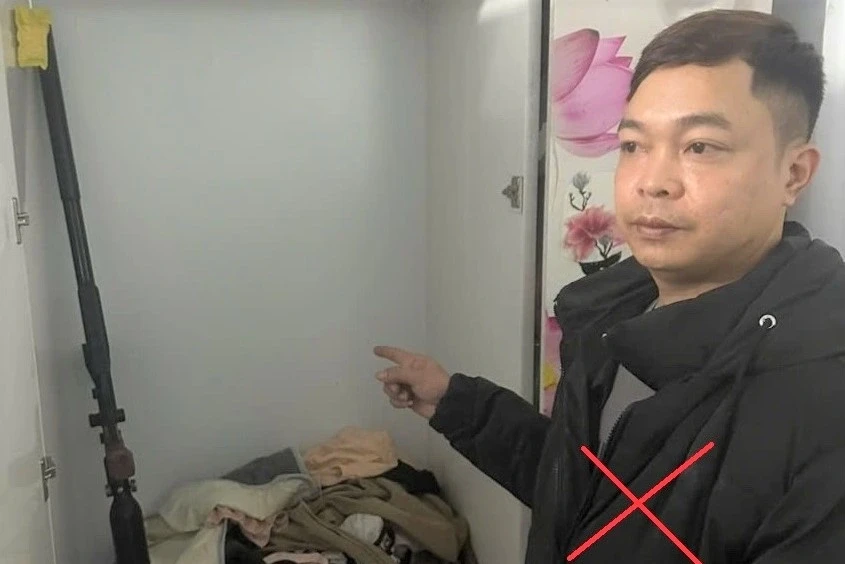 Nam thanh niên giấu súng quân dụng và hơn 400 viên đạn ở phòng trọ Nam thanh niên giấu súng quân dụng và hơn 400 viên đạn ở phòng trọ