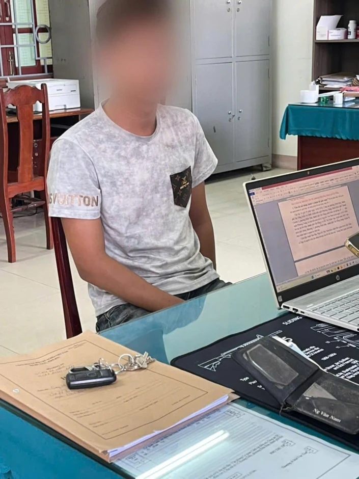 Nam thanh niên ở Đà Nẵng cưỡng dâm người yêu cũ bằng clip quay lén Nam thanh niên ở Đà Nẵng cưỡng dâm người yêu cũ bằng clip quay lén