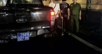 Ngăn chặn nhóm thiếu niên lạng lách, mang kiếm trên đường ở Hà Nội