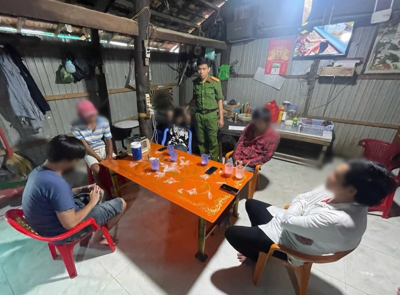 Ngăn chặn tội phạm ma túy vùng sông nước miền Tây Ngăn chặn tội phạm ma túy vùng sông nước miền Tây