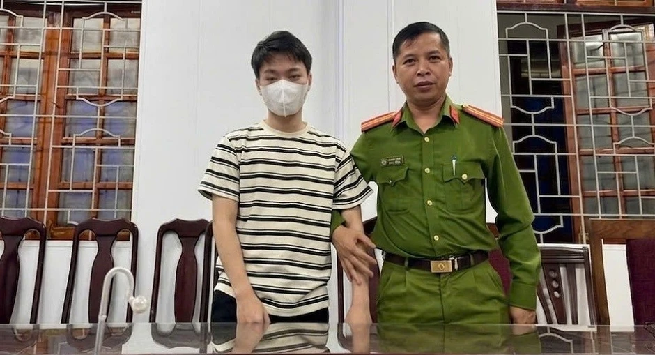 Nghệ An: Bắt quả tang đối tượng tàng trữ ma túy đá tại phường Thành Vinh Nghệ An: Bắt quả tang đối tượng tàng trữ ma túy đá tại phường Thành Vinh