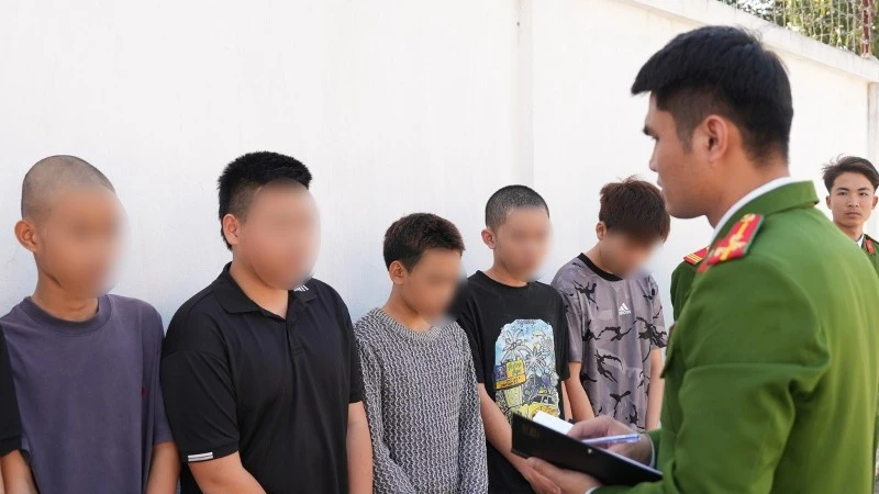 Nghệ An tăng cường phòng ngừa, đấu tranh tình trạng thanh, thiếu niên tụ tập gây rối trật tự công cộng Nghệ An tăng cường phòng ngừa, đấu tranh tình trạng thanh, thiếu niên tụ tập gây rối trật tự công cộng