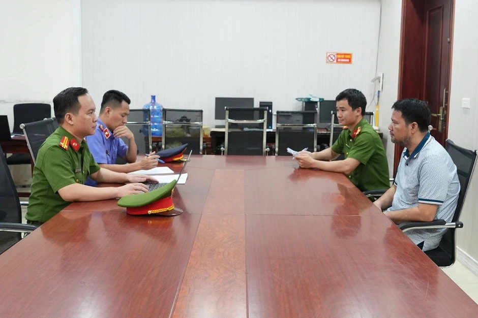 Nghệ An: Triệt xóa đường dây núp bóng phòng khám "vẽ bệnh" để lừa dối khách hàng Nghệ An: Triệt xóa đường dây núp bóng phòng khám "vẽ bệnh" để lừa dối khách hàng