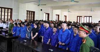 Nghệ An: Xét xử 48 bị cáo trong đường dây lừa đảo xuyên quốc gia