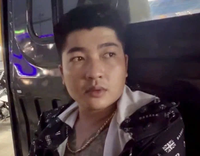 Nghi đơn hàng có ma túy, tài xế công nghệ ở TPHCM chạy đến công an Nghi đơn hàng có ma túy, tài xế công nghệ ở TPHCM chạy đến công an