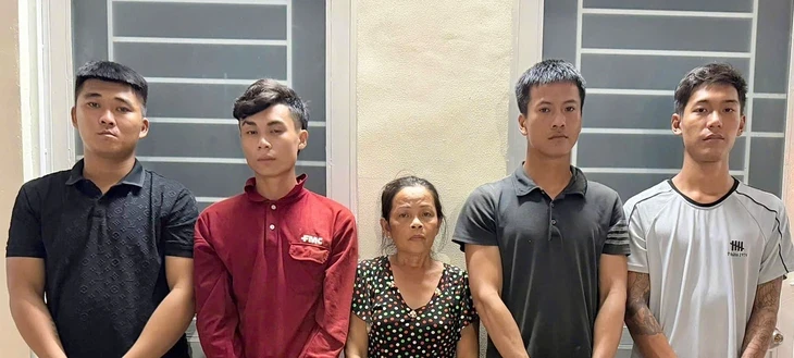 Nghi ngờ chồng có tình cảm với người khác, vợ thuê người ra Phú Quốc chém chồng Nghi ngờ chồng có tình cảm với người khác, vợ thuê người ra Phú Quốc chém chồng