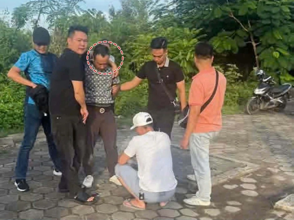 Nghi phạm ngang nhiên sát hại người phụ nữ ở ven đường bị bắt Nghi phạm ngang nhiên sát hại người phụ nữ ở ven đường bị bắt