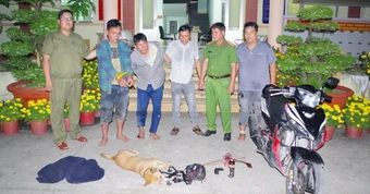 Nghi phạm trộm chó dùng súng điện, hơi cay chống trả công an khi bị phát hiện