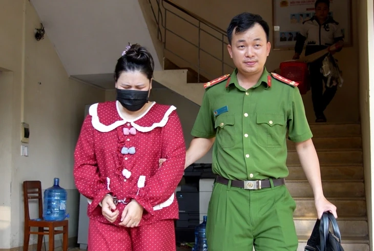 Người phụ nữ lừa đảo bằng thủ đoạn 'mua xe thật, chuyển khoản giả' Người phụ nữ lừa đảo bằng thủ đoạn 'mua xe thật, chuyển khoản giả'