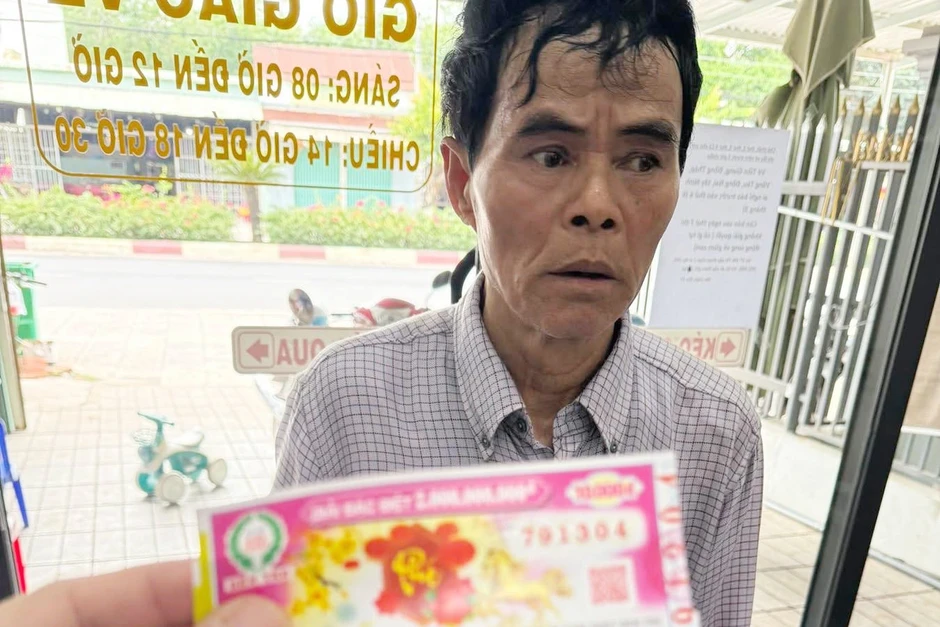 Người bán vé số ở Tây Ninh bị lừa đổi vé số giả trúng thưởng
