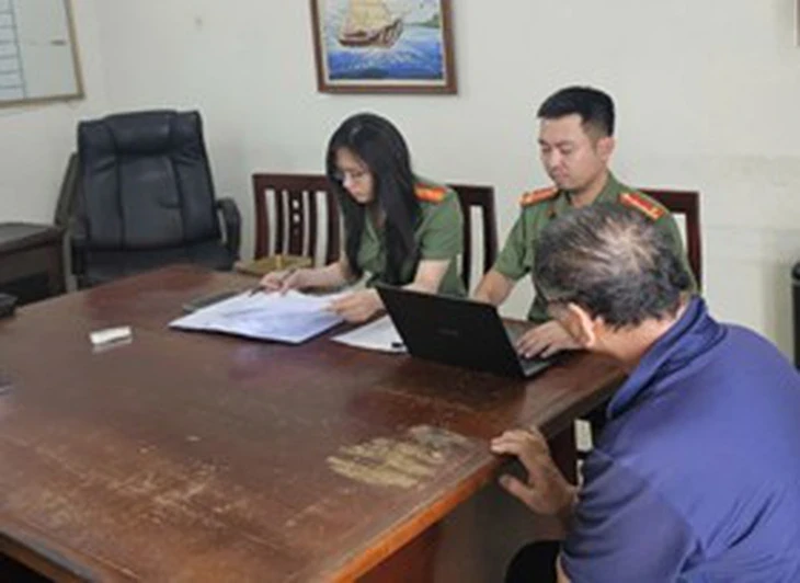 Người đàn ông 63 tuổi bị xử phạt 7,5 triệu đồng vì bình luận xúc phạm cảnh sát giao thông Người đàn ông 63 tuổi bị xử phạt 7,5 triệu đồng vì bình luận xúc phạm cảnh sát giao thông