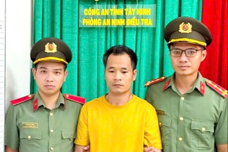 Người đàn ông bị khởi tố sau 2 lần vượt biên qua Campuchia Người đàn ông bị khởi tố sau 2 lần vượt biên qua Campuchia