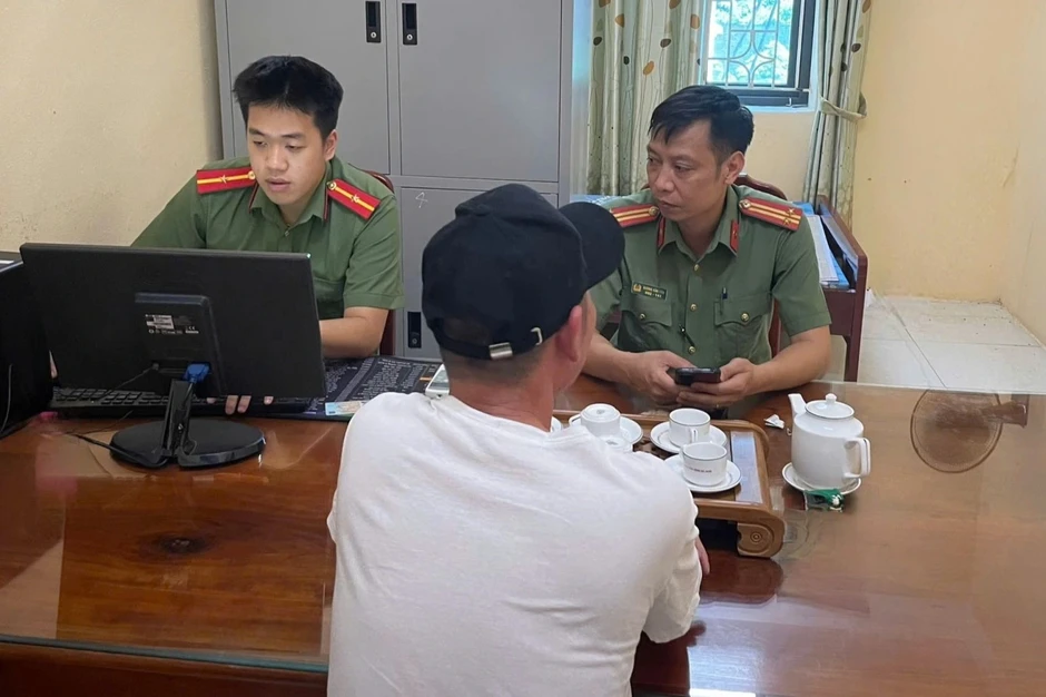 Người đàn ông chia sẻ thông tin sai sự thật bị xử phạt 7,5 triệu đồng Người đàn ông chia sẻ thông tin sai sự thật bị xử phạt 7,5 triệu đồng