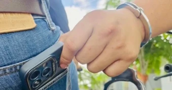 Người đàn ông có tiền án cướp, tiếp tục đi giật điện thoại ở TPHCM