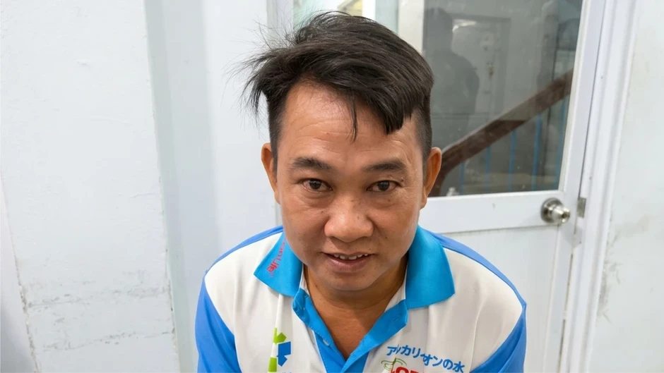 Người đàn ông dùng hung khí đánh người trên đường Phan Đăng Lưu ra đầu thú Người đàn ông dùng hung khí đánh người trên đường Phan Đăng Lưu ra đầu thú