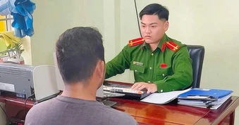 Người đàn ông hai lần áp sát xe máy sàm sỡ phụ nữ ở Tây Ninh