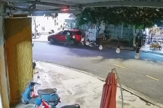 Người đàn ông nghi bị bắn 5 phát súng vào đầu khi ngồi quán nước ở Đắk Lắk Người đàn ông nghi bị bắn 5 phát súng vào đầu khi ngồi quán nước ở Đắk Lắk