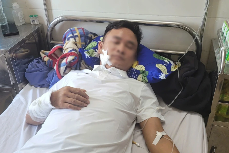 Người đàn ông trình báo bị bắn nhiều phát nghi do chậm trả nợ Người đàn ông trình báo bị bắn nhiều phát nghi do chậm trả nợ