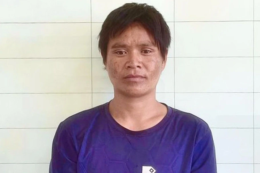 Người đàn ông trộm bò rồi bỏ trốn lên núi sống như người rừng Người đàn ông trộm bò rồi bỏ trốn lên núi sống như người rừng