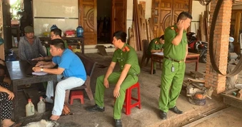 Người đàn ông tử vong trong nhà ở Lâm Đồng với con dao trên ngực