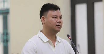 Người điều thêm ô tô chặn xe ngày mùng 2 Tết bị phạt 50 triệu đồng