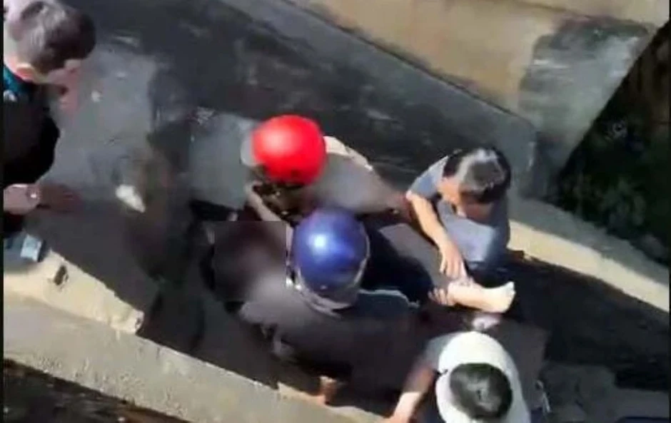 Người giao hàng kịp cứu cô gái nhảy cầu Sêrêpốk Người giao hàng kịp cứu cô gái nhảy cầu Sêrêpốk