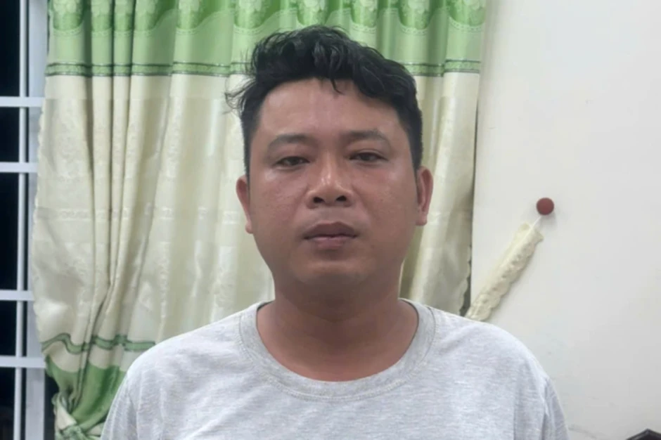 Người kẹp cổ, đánh tài xế taxi bị tạm giữ Người kẹp cổ, đánh tài xế taxi bị tạm giữ