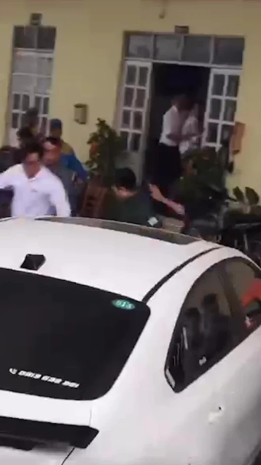 Người lao ôtô vào đám đông ở Đà Lạt bị khởi tố tội giết người Người lao ôtô vào đám đông ở Đà Lạt bị khởi tố tội giết người