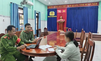 Người phụ nữ bị nhắc nhở vì bình luận tiêu cực về bầu cử trên Facebook