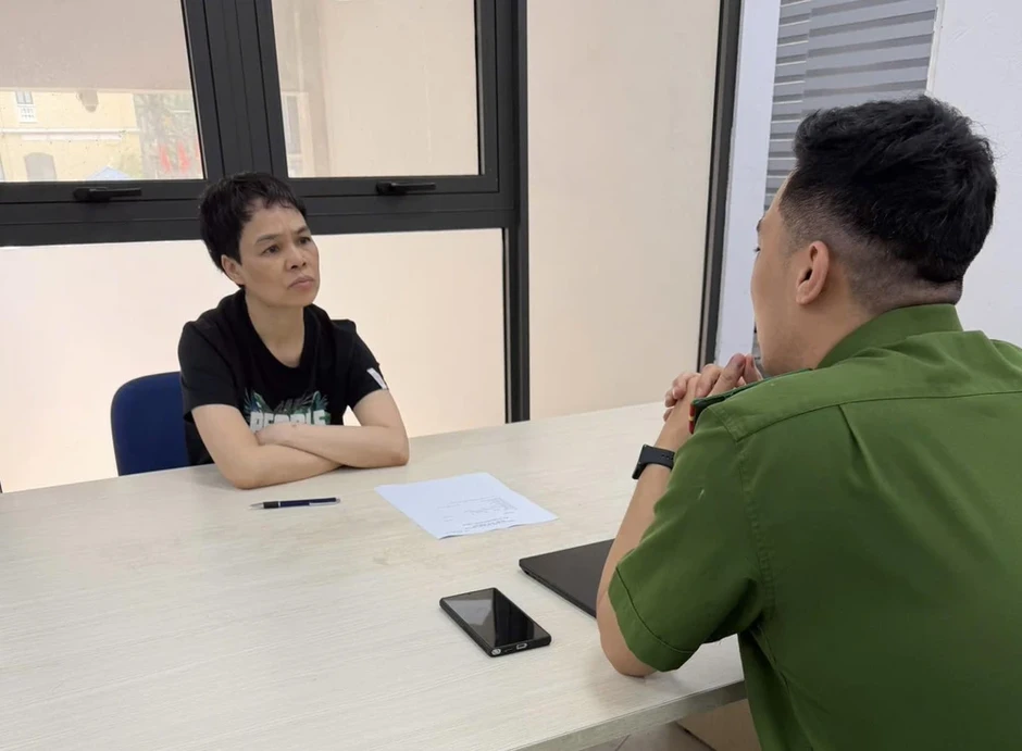 Người phụ nữ ra đầu thú khai thuê 2 sát thủ ở Hải Phòng sát hại người khác Người phụ nữ ra đầu thú khai thuê 2 sát thủ ở Hải Phòng sát hại người khác