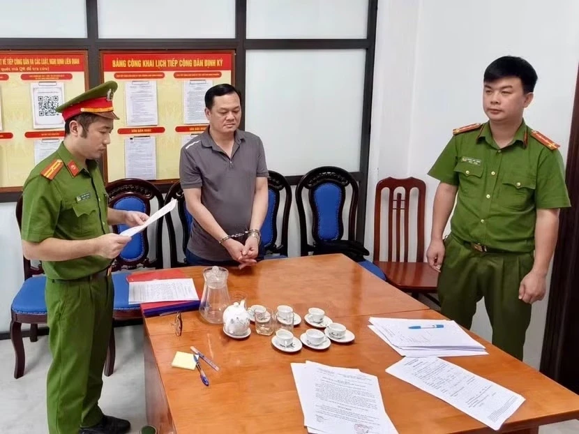 Nguyên cán bộ uỷ ban kiểm tra tỉnh uỷ lừa đảo chiếm đoạt tài sản Nguyên cán bộ uỷ ban kiểm tra tỉnh uỷ lừa đảo chiếm đoạt tài sản