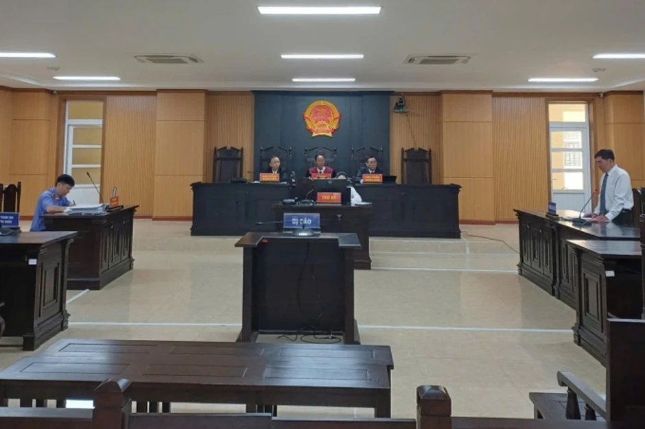 Nguyễn Đình Thắng bị tuyên 11 năm tù về tội Khủng bố Nguyễn Đình Thắng bị tuyên 11 năm tù về tội Khủng bố