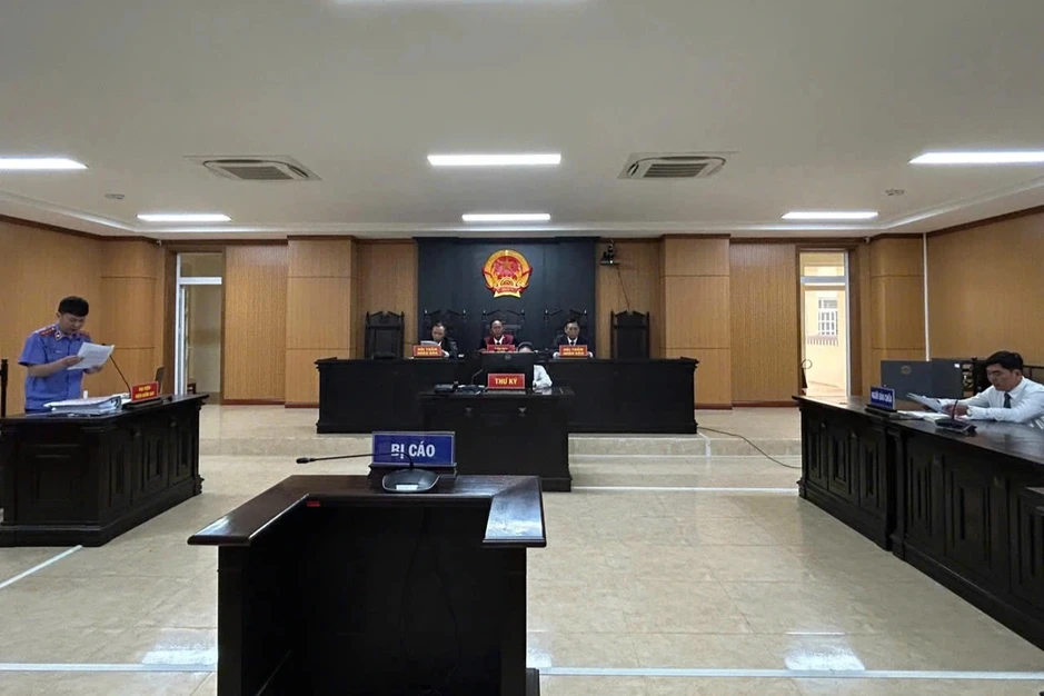 Nguyễn Đình Thắng lĩnh 11 năm tù về tội Khủng bố Nguyễn Đình Thắng lĩnh 11 năm tù về tội Khủng bố