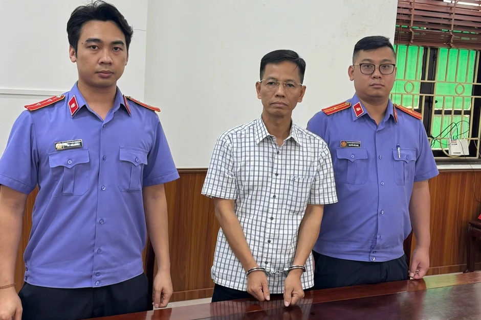 Nguyên Thẩm phán TAND Hà Nội Nguyễn Đăng Phong bị bắt Nguyên Thẩm phán TAND Hà Nội Nguyễn Đăng Phong bị bắt