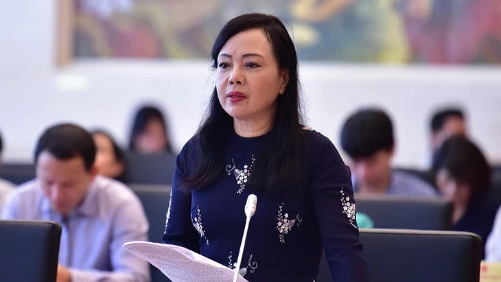 Nhà thầu khai bị ép chi tổng 100 tỉ, bà Nguyễn Thị Kim Tiến nói chỉ được cấp dưới đưa 7,5 tỉ Nhà thầu khai bị ép chi tổng 100 tỉ, bà Nguyễn Thị Kim Tiến nói chỉ được cấp dưới đưa 7,5 tỉ