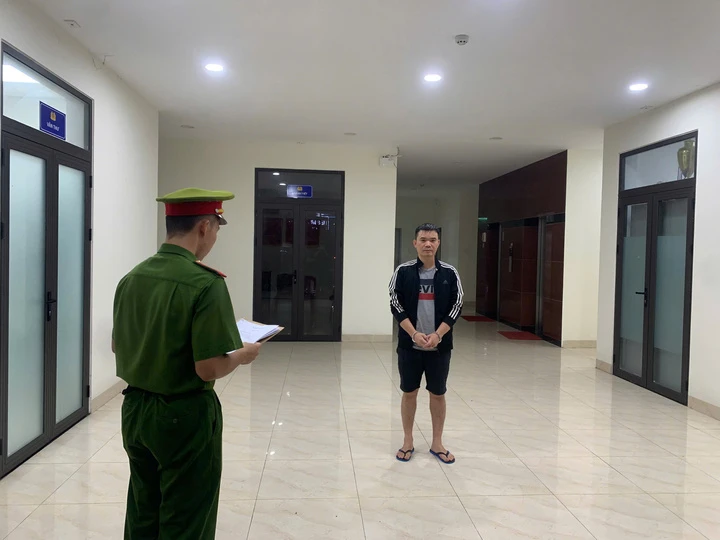 Nhận 30.000 USD đổi tiền cho người nước ngoài rồi chặn liên lạc Nhận 30.000 USD đổi tiền cho người nước ngoài rồi chặn liên lạc