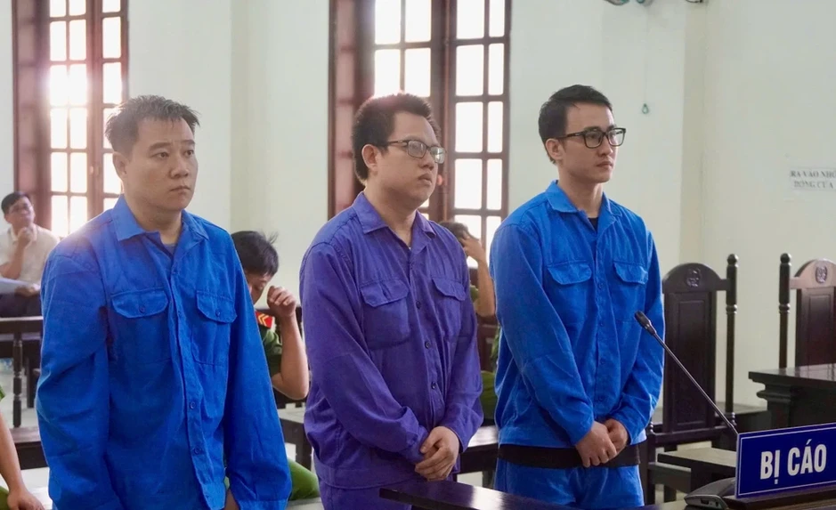 Nhận định của tòa vụ 2 cựu cán bộ đoàn bán giấy công tác xã hội khống cho sinh viên Nhận định của tòa vụ 2 cựu cán bộ đoàn bán giấy công tác xã hội khống cho sinh viên