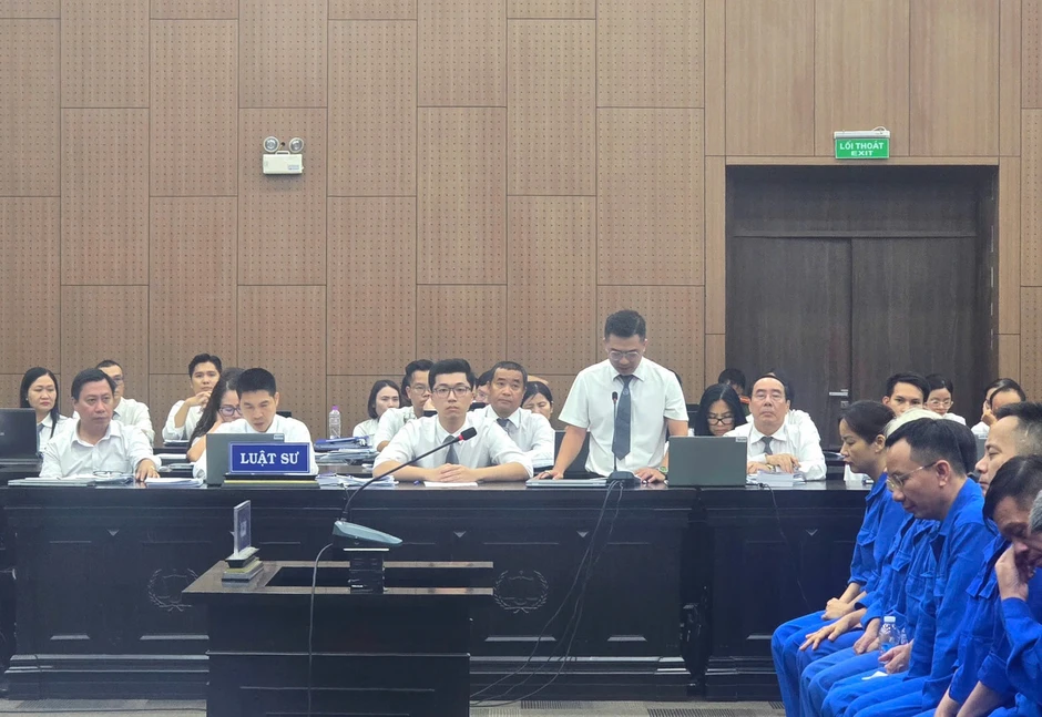 Nhận hối lộ 16 tỷ đồng, luật sư cho rằng cựu Thứ trưởng Nguyễn Bá Hoan phạm tội 'không vì tiền' Nhận hối lộ 16 tỷ đồng, luật sư cho rằng cựu Thứ trưởng Nguyễn Bá Hoan phạm tội 'không vì tiền'