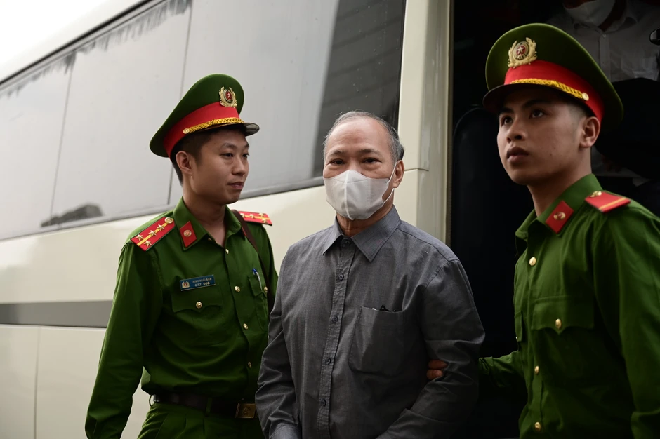 Nhận tiền liên quan loạt dự án, cựu Thứ trưởng Hoàng Văn Thắng hầu tòa Nhận tiền liên quan loạt dự án, cựu Thứ trưởng Hoàng Văn Thắng hầu tòa