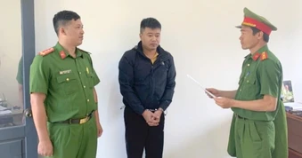 Nhân viên bất động sản ở Lâm Đồng nhận tiền cọc của khách rồi "lặn"