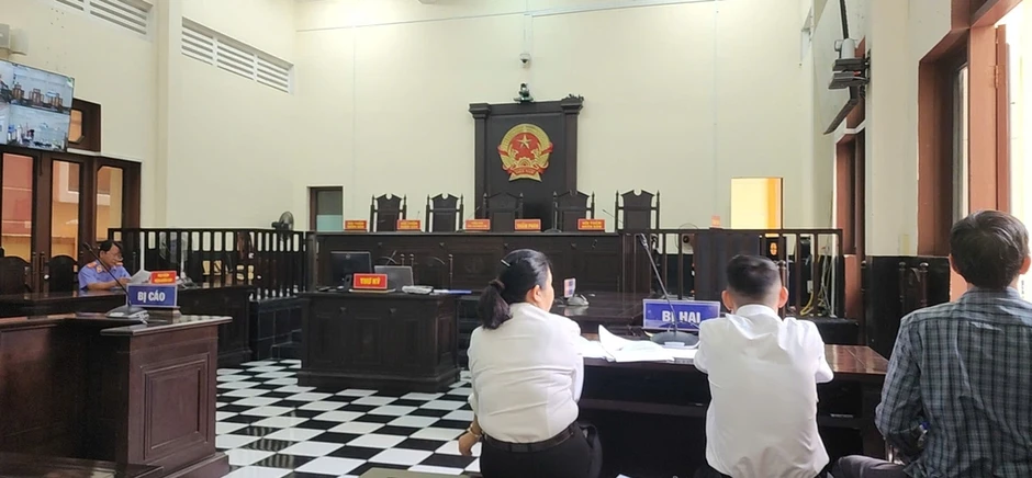 Nhân viên ngân hàng dùng hồ sơ khách cũ để lừa vay 10 tỷ đồng Nhân viên ngân hàng dùng hồ sơ khách cũ để lừa vay 10 tỷ đồng