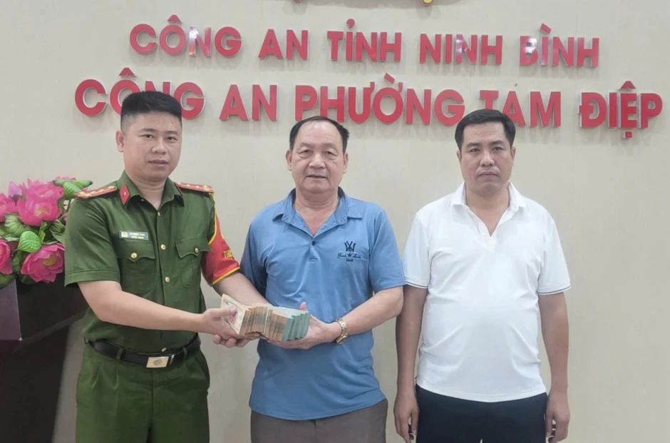 Nhặt được chiếc cặp chứa 500 triệu đồng Nhặt được chiếc cặp chứa 500 triệu đồng