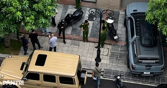 Nhiều cảnh sát xuất hiện tại nhà Huấn "Hoa Hồng"