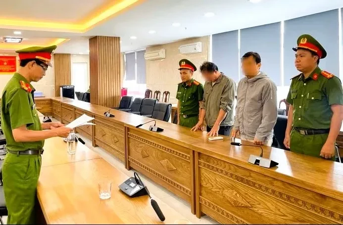 Nhiều chủ doanh nghiệp ở Đà Nẵng mua bán hàng trăm hóa đơn khống, trị giá hàng chục tỷ đồng Nhiều chủ doanh nghiệp ở Đà Nẵng mua bán hàng trăm hóa đơn khống, trị giá hàng chục tỷ đồng