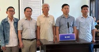 Nhiều cựu cán bộ lĩnh án tù liên quan việc tận thu rừng cháy