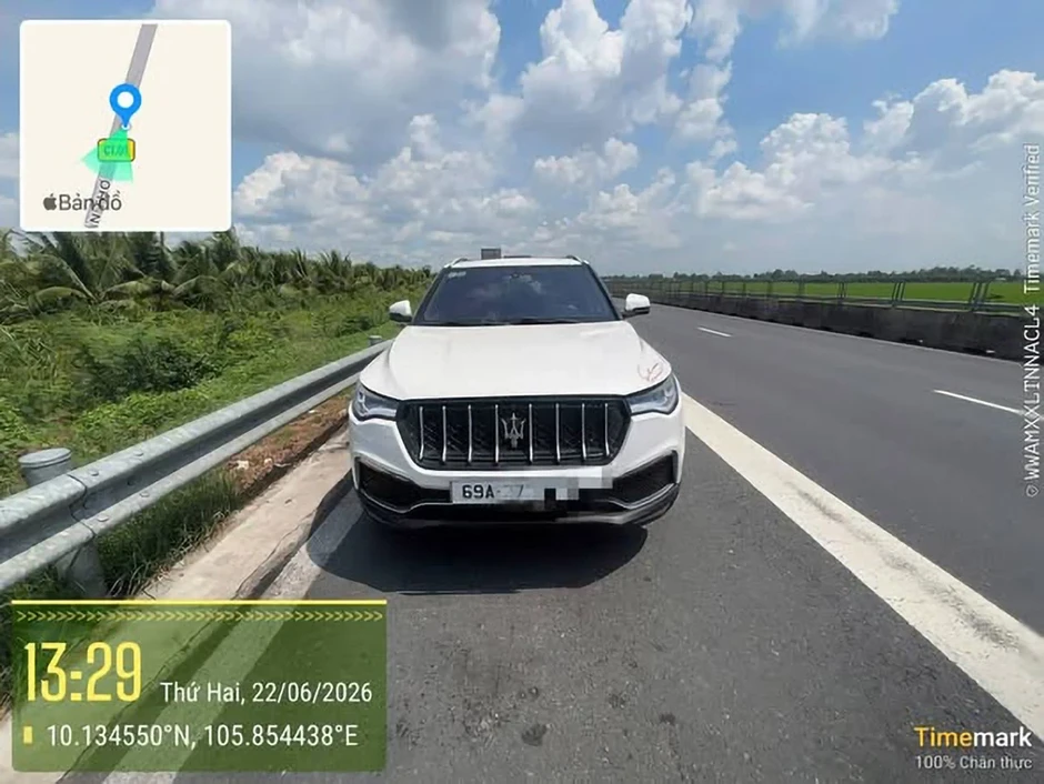 Nhiều tài xế vi phạm dừng, đỗ xe trên cao tốc Trung Lương - Mỹ Thuận Nhiều tài xế vi phạm dừng, đỗ xe trên cao tốc Trung Lương - Mỹ Thuận
